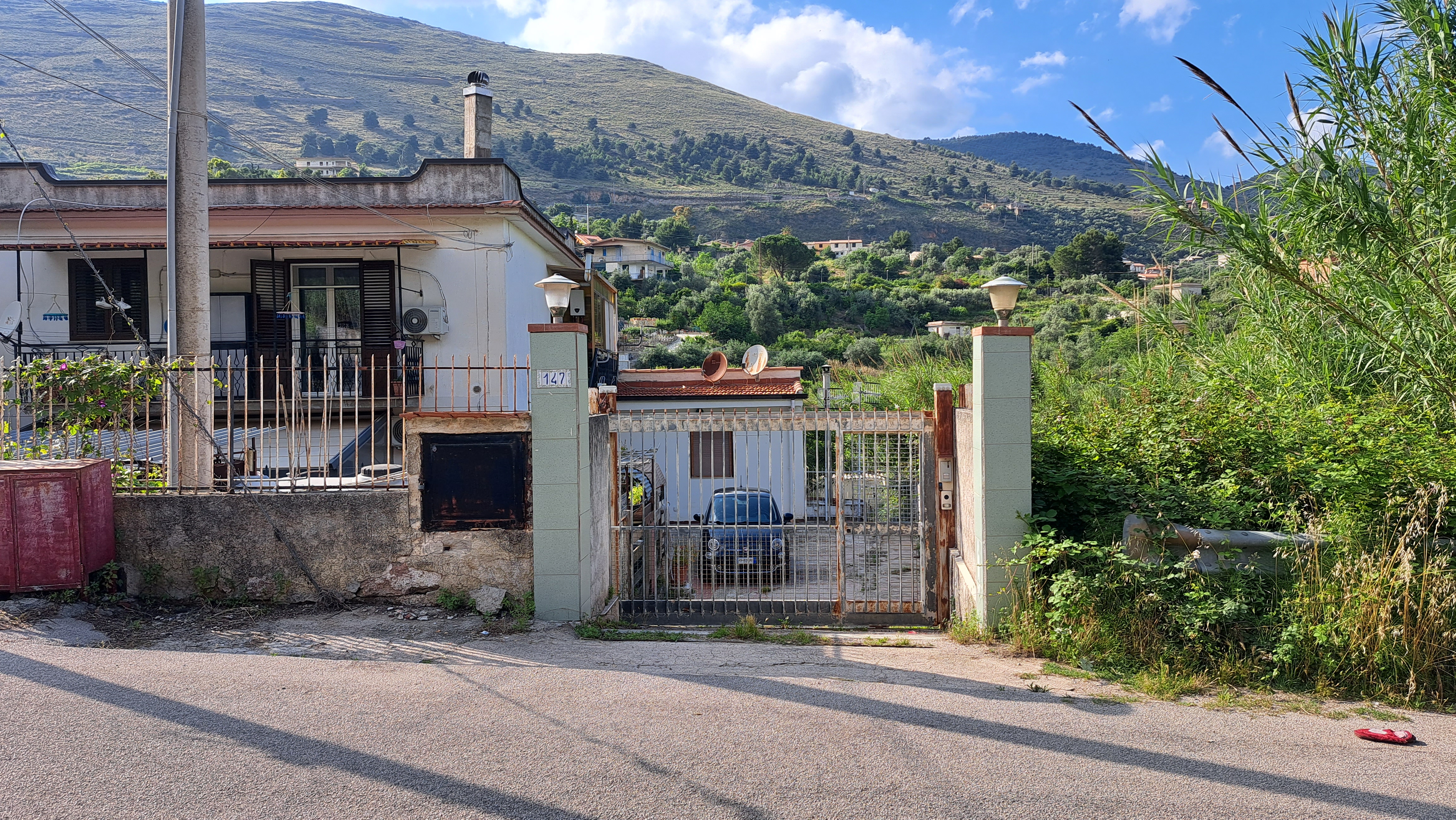 Via Pezzingoli 3 vani con ripostiglio e posto auto