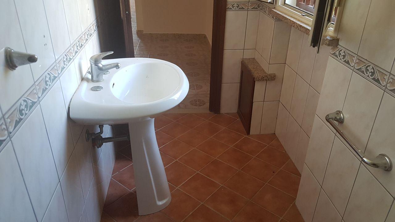 Via Cavallacci, 3 vani con ampio salone e terrazzo