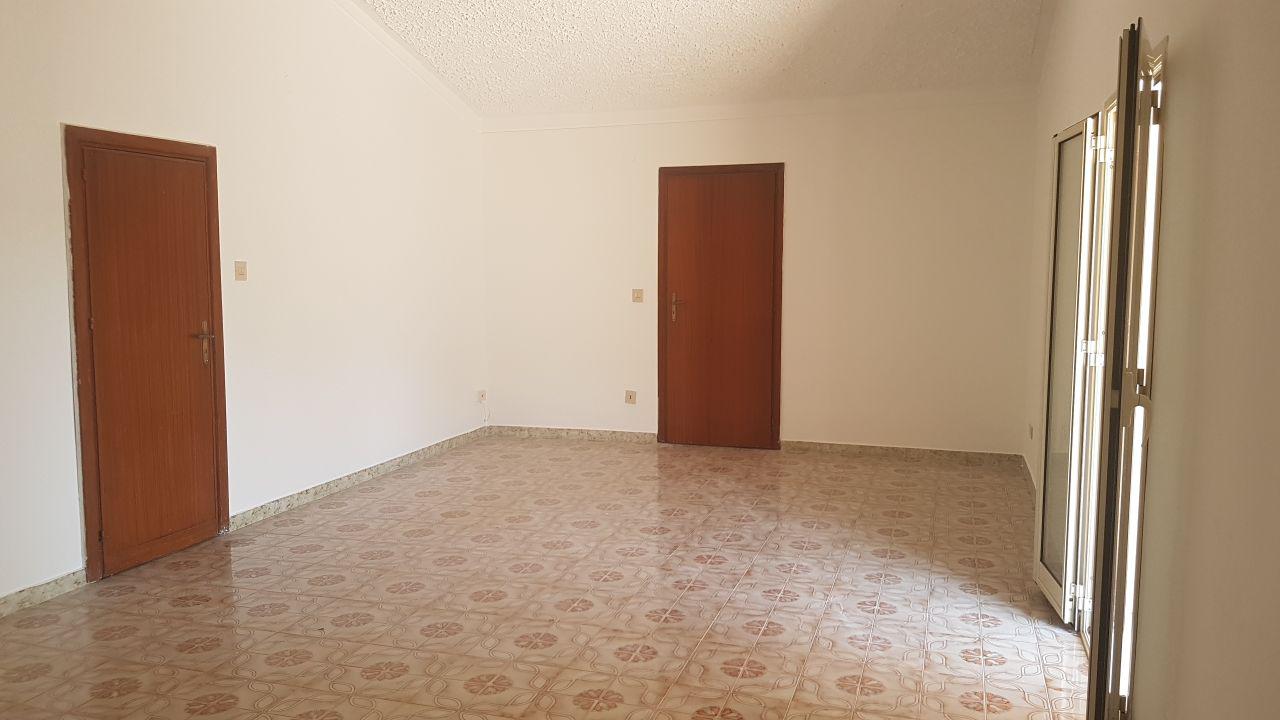Via Cavallacci, 3 vani con ampio salone e terrazzo