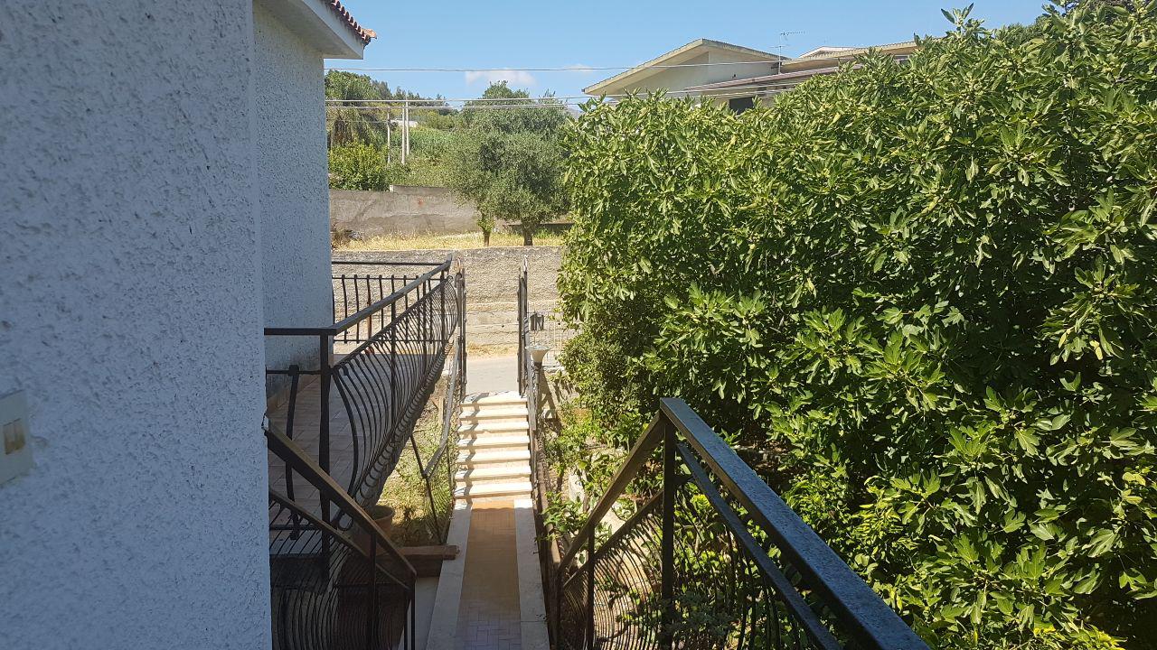 Via Cavallacci, 3 vani con ampio salone e terrazzo