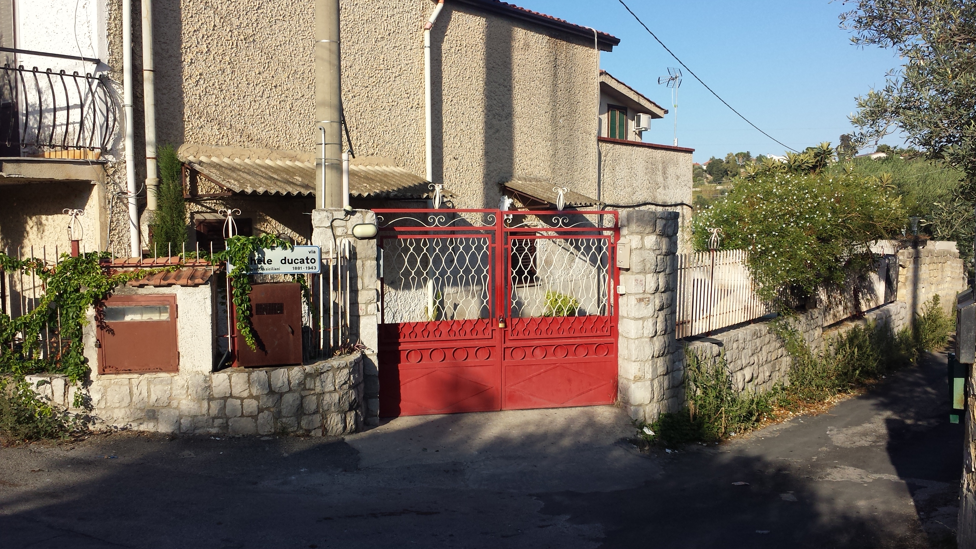Via Cavallacci, 3 vani con ampio salone e terrazzo