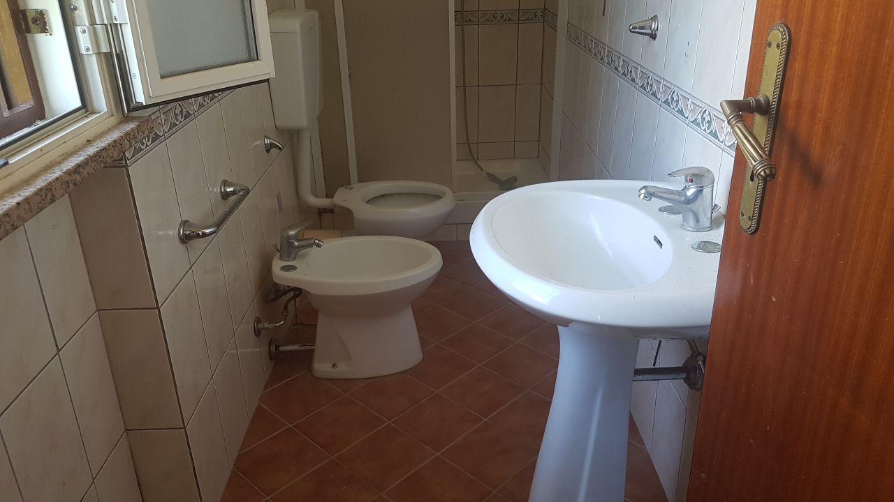 Via Cavallacci, 3 vani con ampio salone e terrazzo