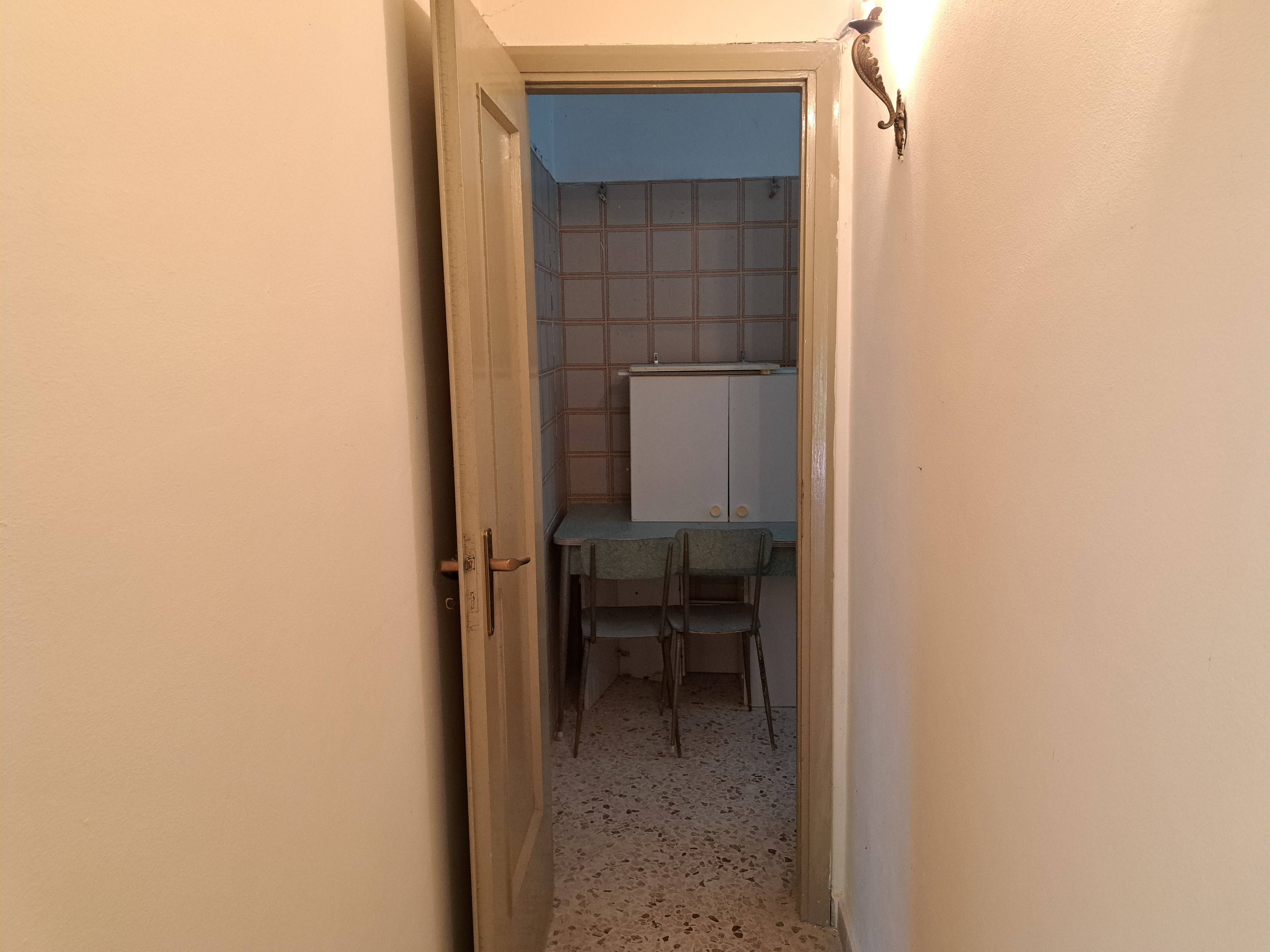 Via Livia De Stefani già Via P. G. 11, villino 3 vani con terrazzo, magazzino e 4.000 mq di terreno