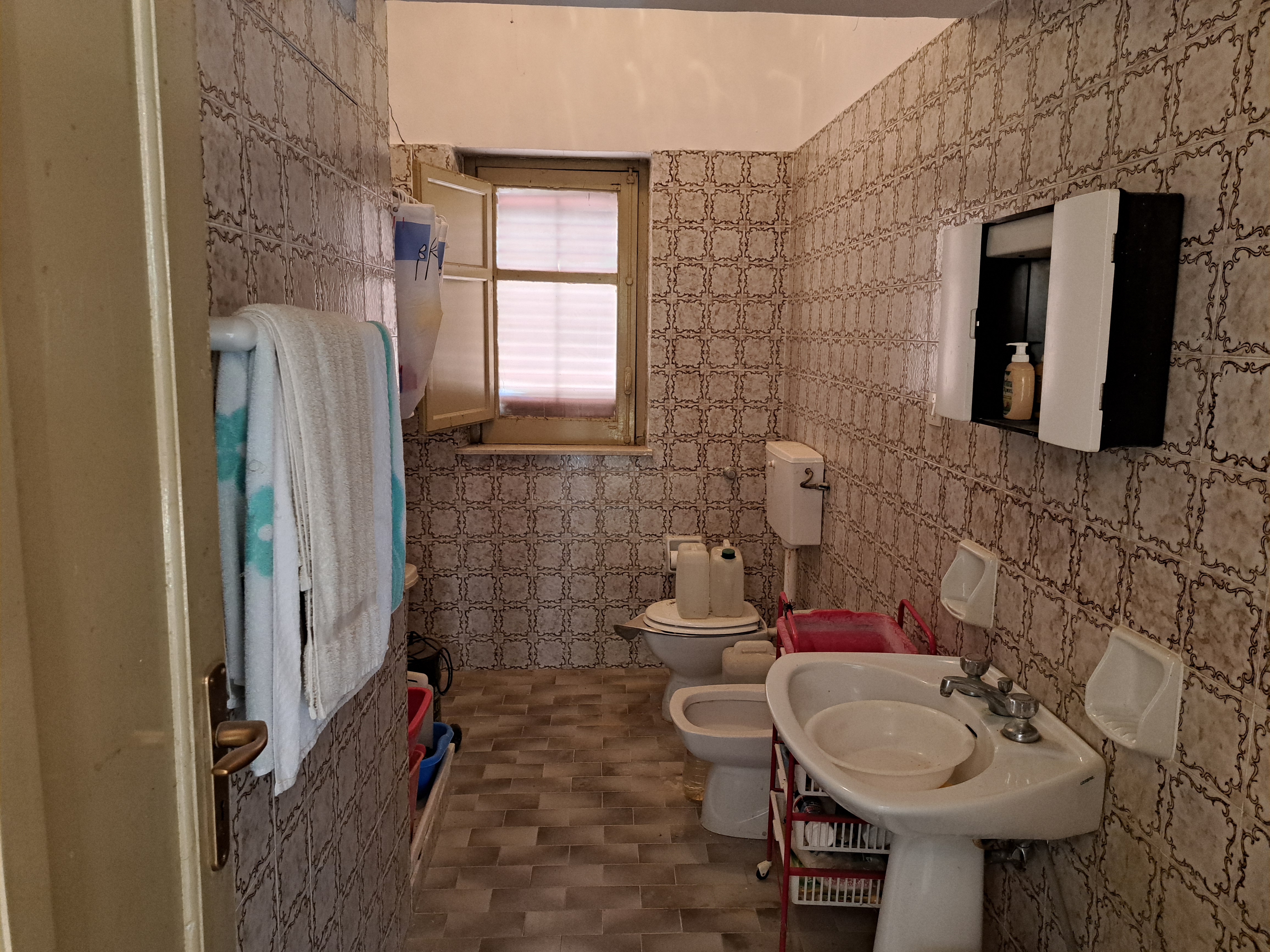 Via Livia De Stefani già Via P. G. 11, villino 3 vani con terrazzo, magazzino e 4.000 mq di terreno