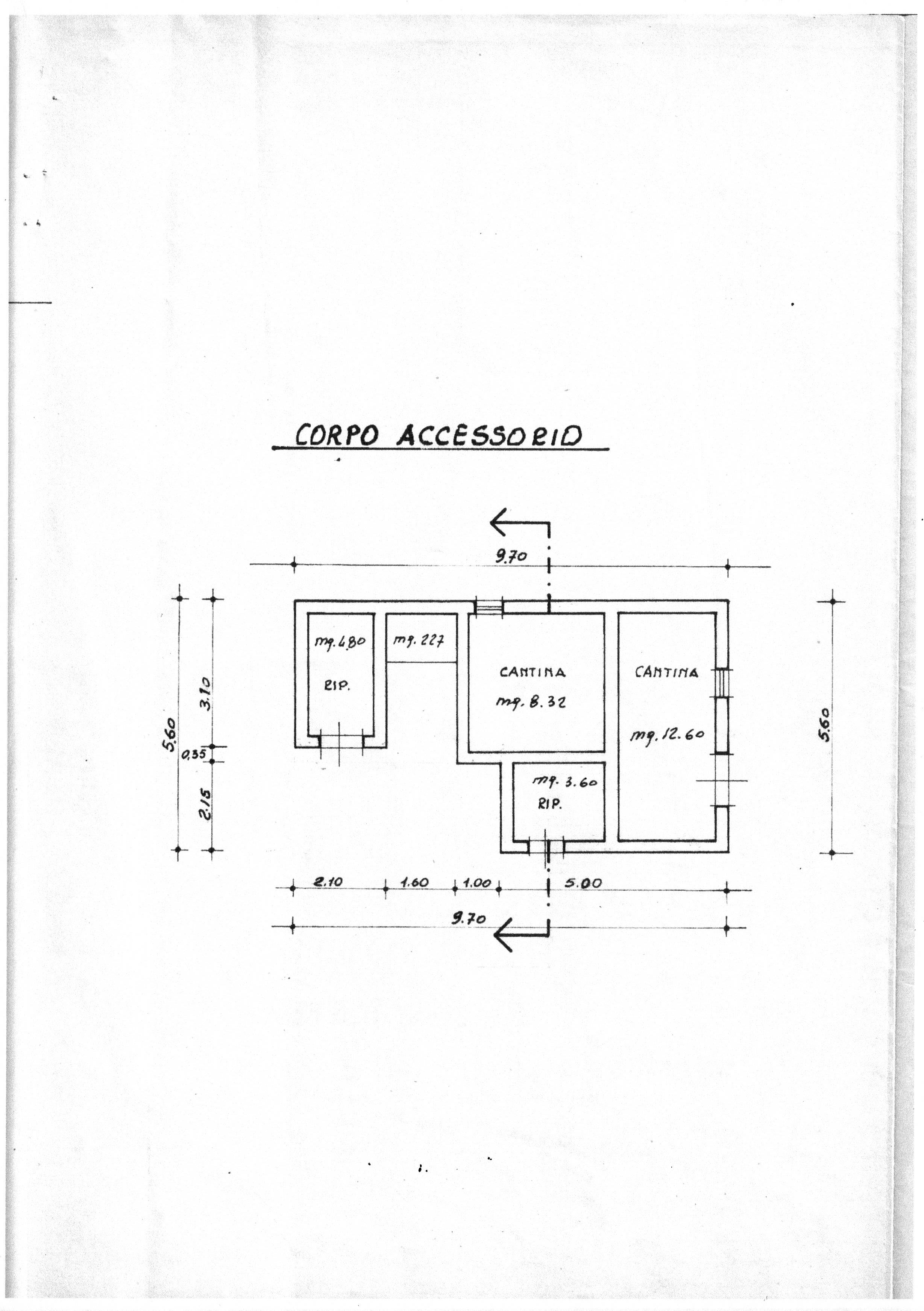 Via Livia De Stefani già Via P. G. 11, villino 3 vani con terrazzo, magazzino e 4.000 mq di terreno