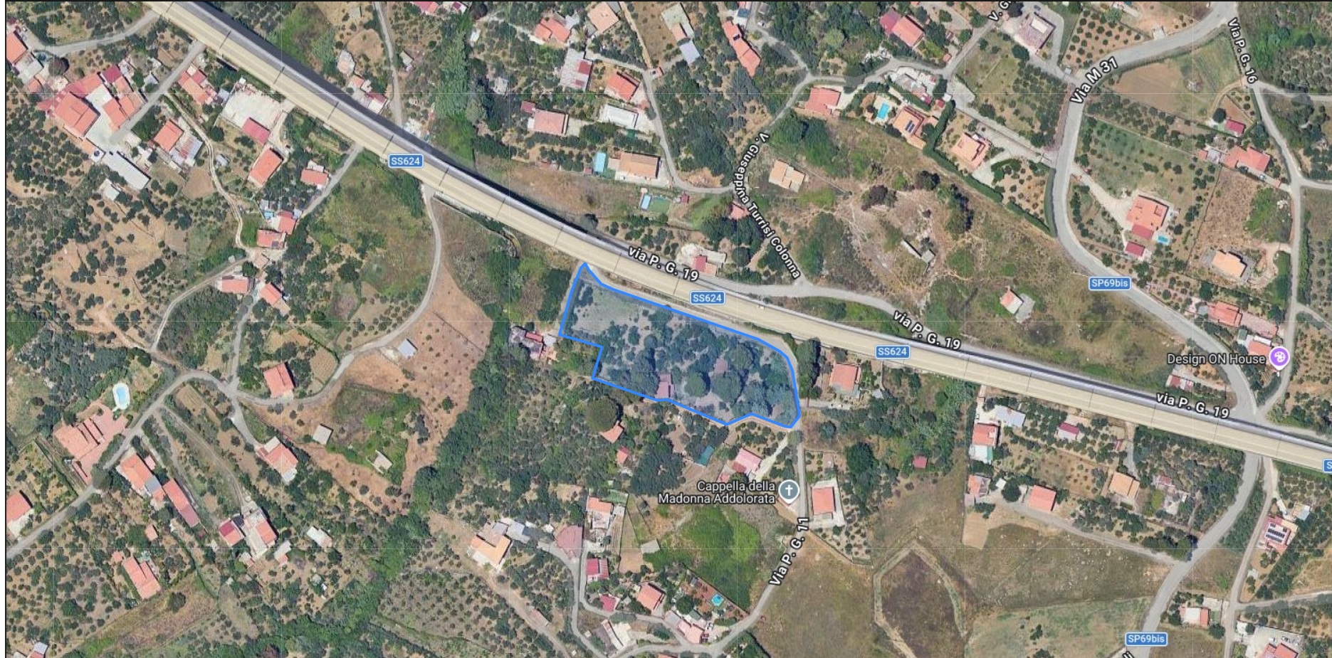 Via Livia De Stefani già Via P. G. 11, villino 3 vani con terrazzo, magazzino e 4.000 mq di terreno