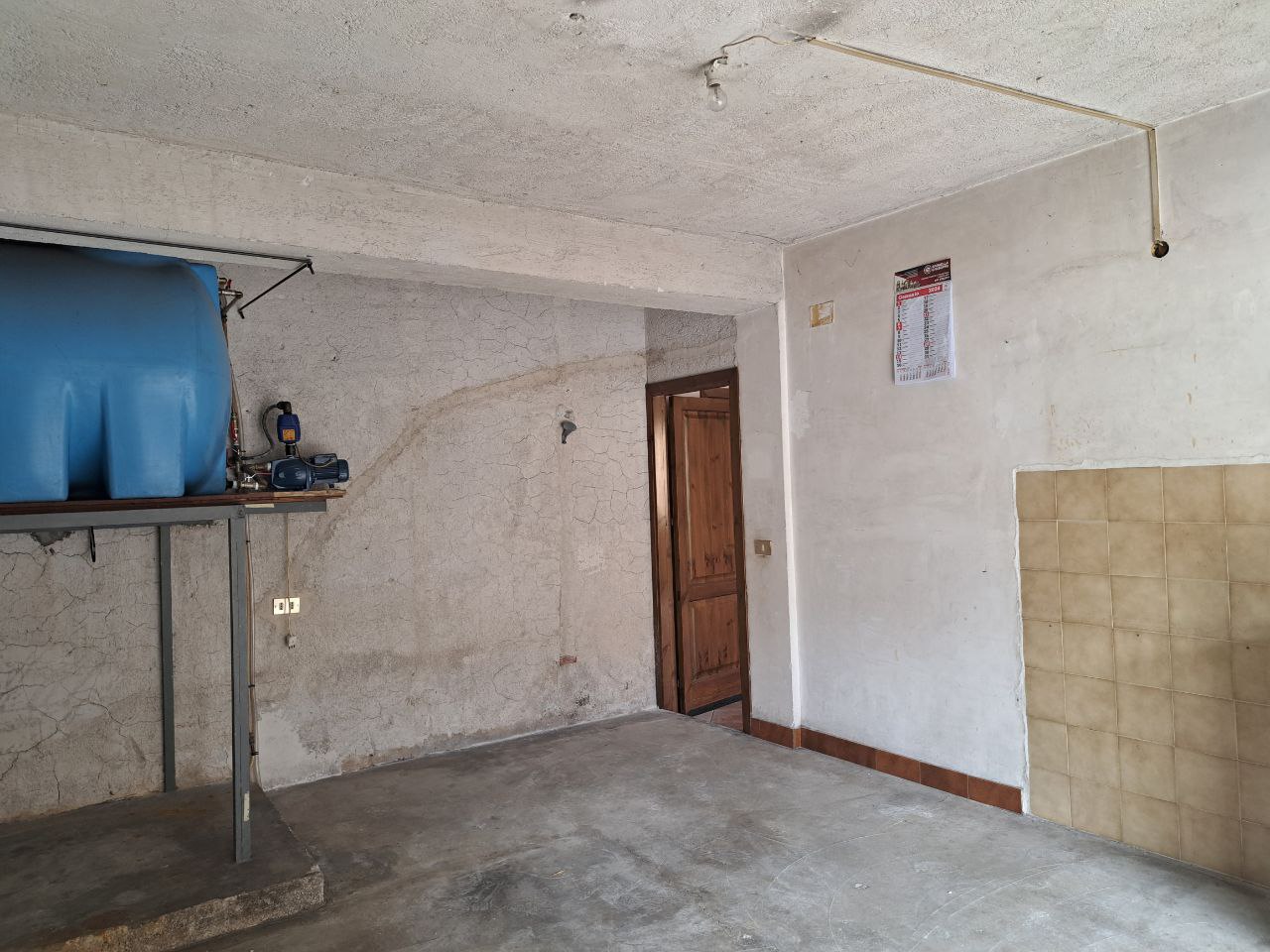 Via Passo d'Api casa con doppi ingressi e box auto