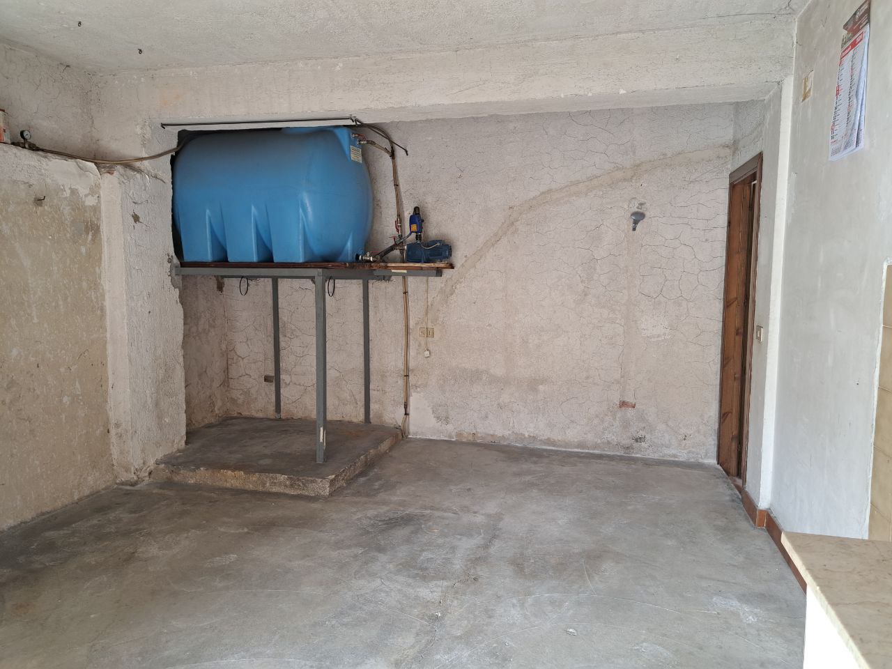 Via Passo d'Api casa con doppi ingressi e box auto