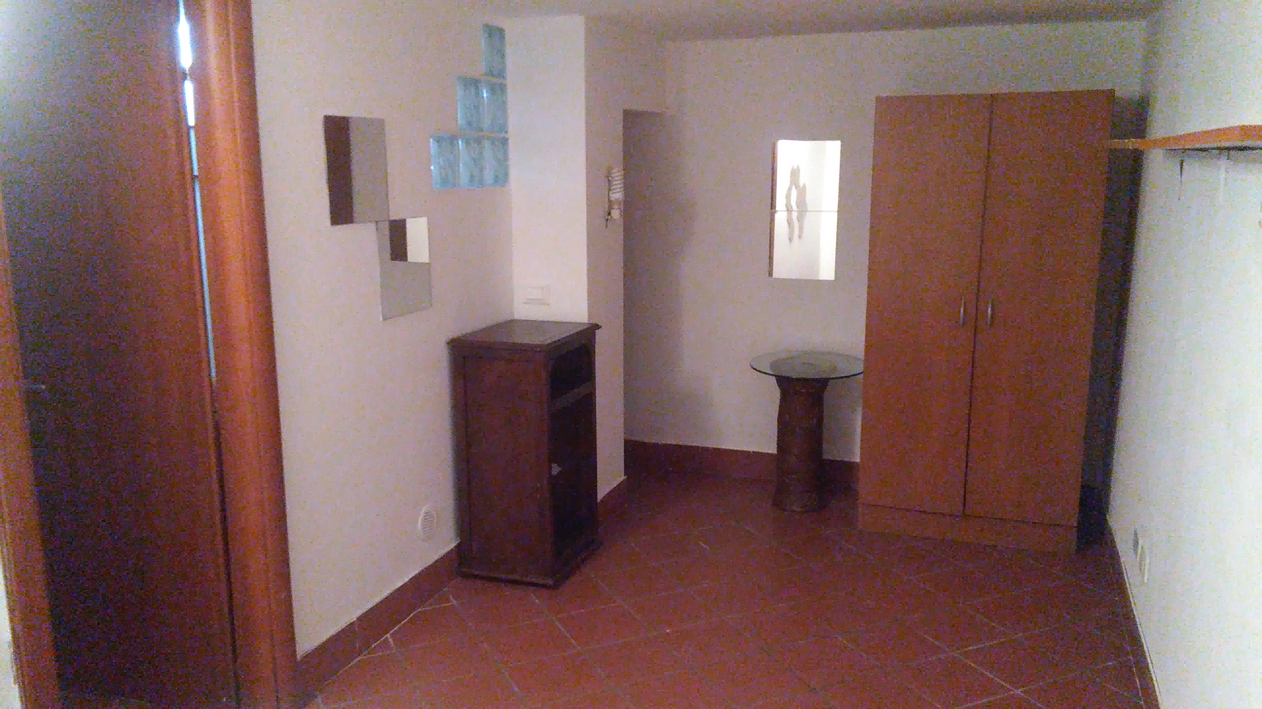 Via Lo Re, monolocale ristrutturato e arredato