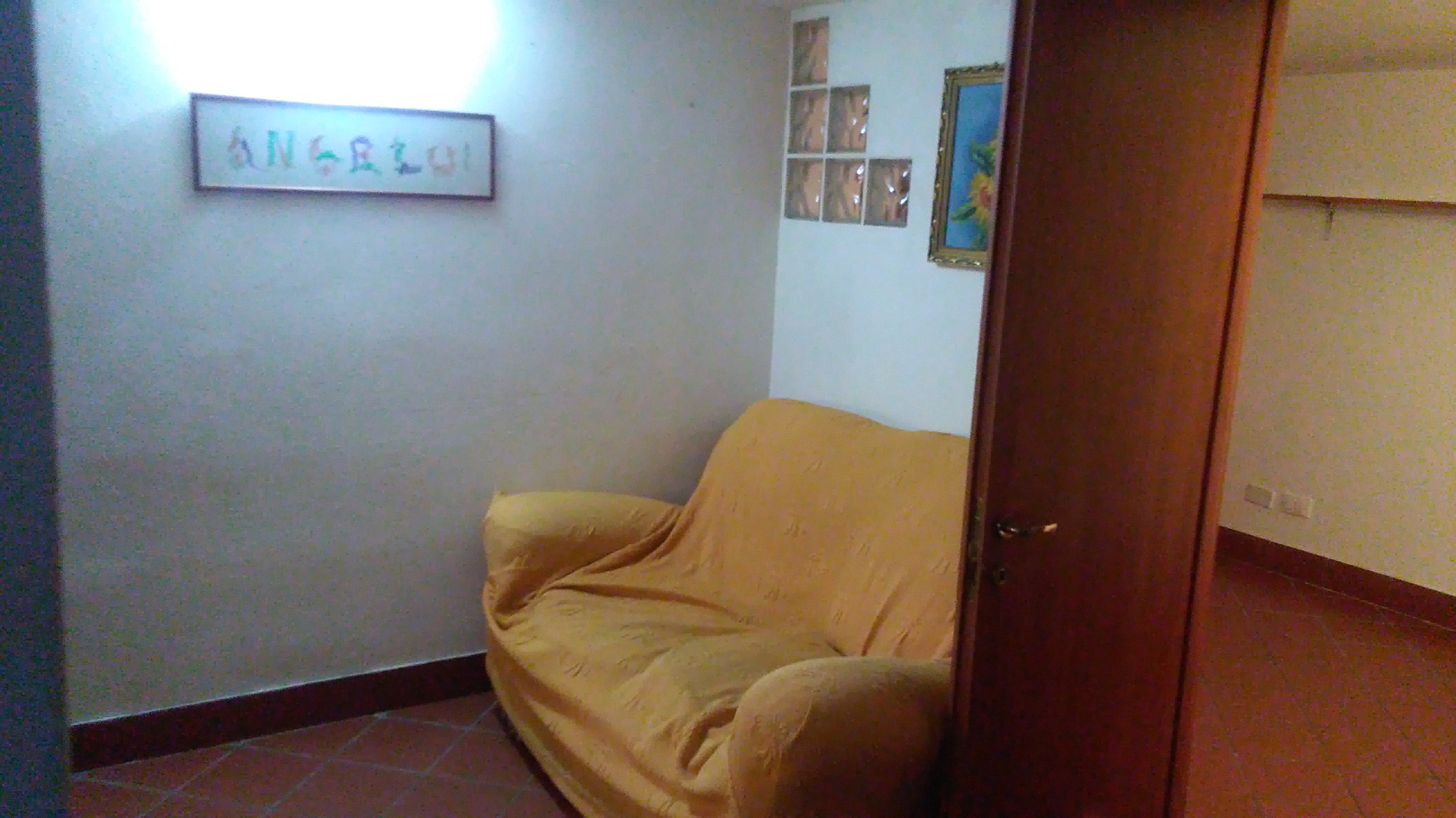 Via Lo Re, monolocale ristrutturato e arredato