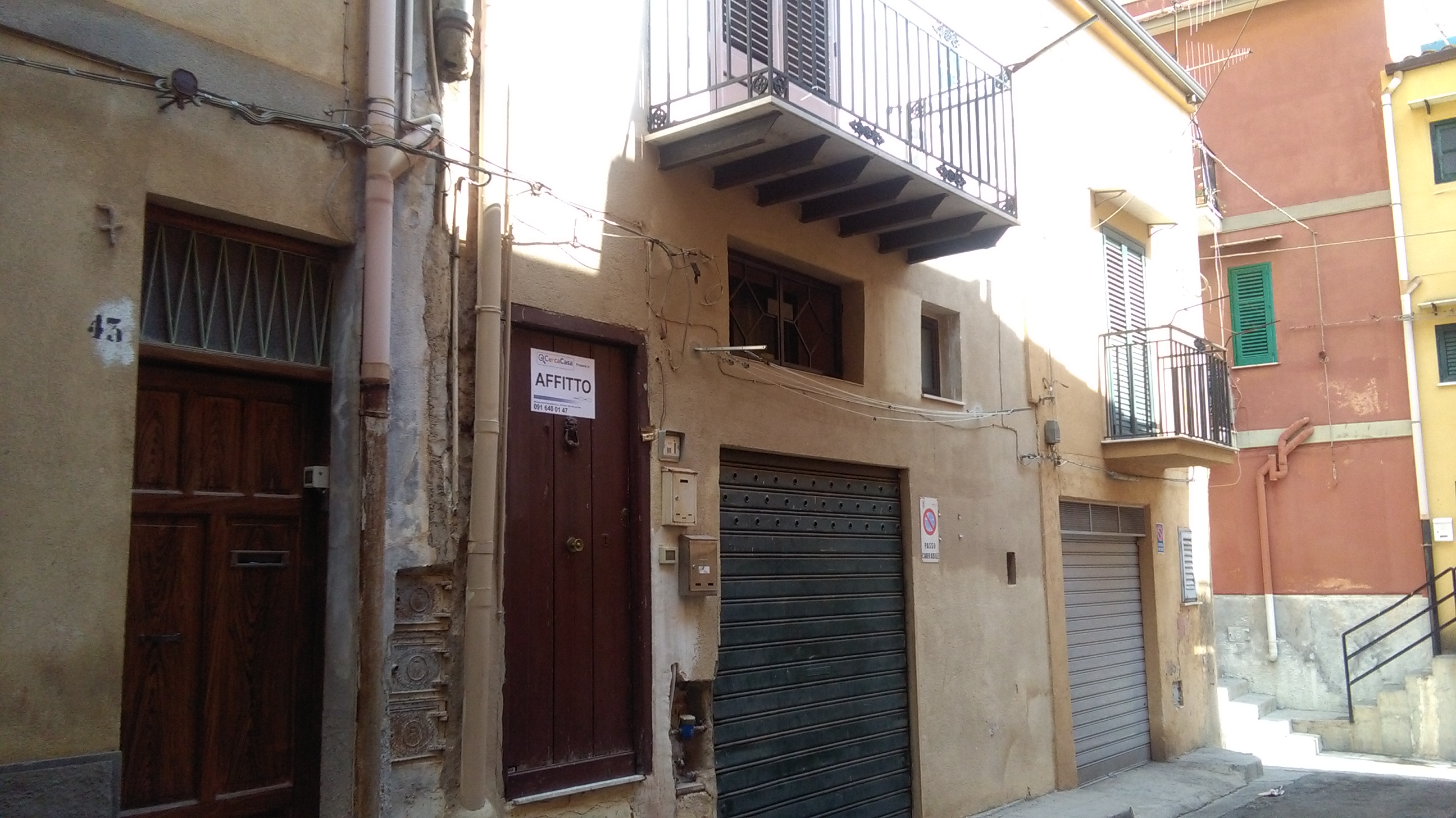 Via Lo Re, monolocale ristrutturato e arredato