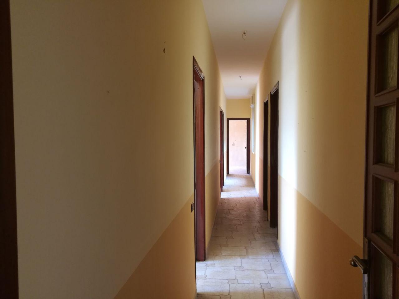Via B. Manfredi, luminoso appartamento al 1°piano