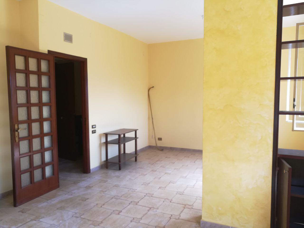 Via B. Manfredi, luminoso appartamento al 1°piano
