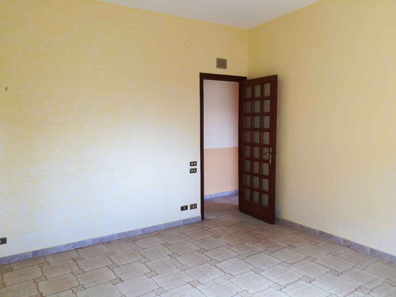 Via B. Manfredi, luminoso appartamento al 1°piano
