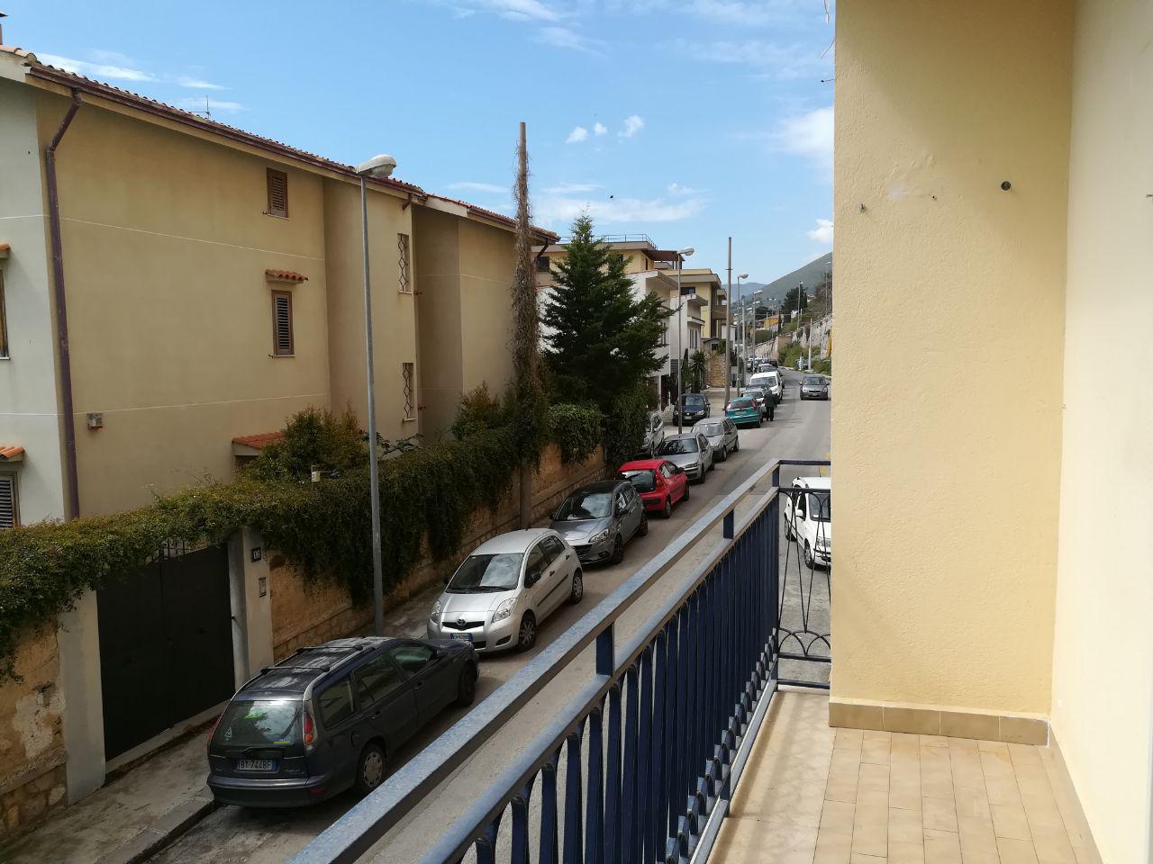 Via B. Manfredi, luminoso appartamento al 1°piano