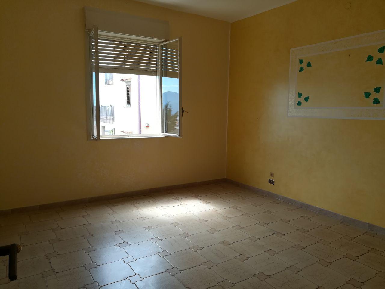 Via B. Manfredi, luminoso appartamento al 1°piano