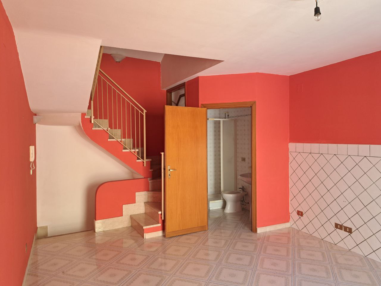 Chiasso Tripi, casa con cucina abitabile e 2 bagni
