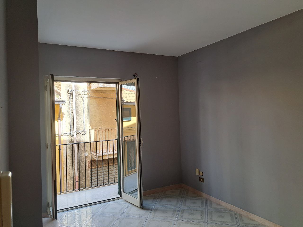 Chiasso Tripi, casa con cucina abitabile e 2 bagni