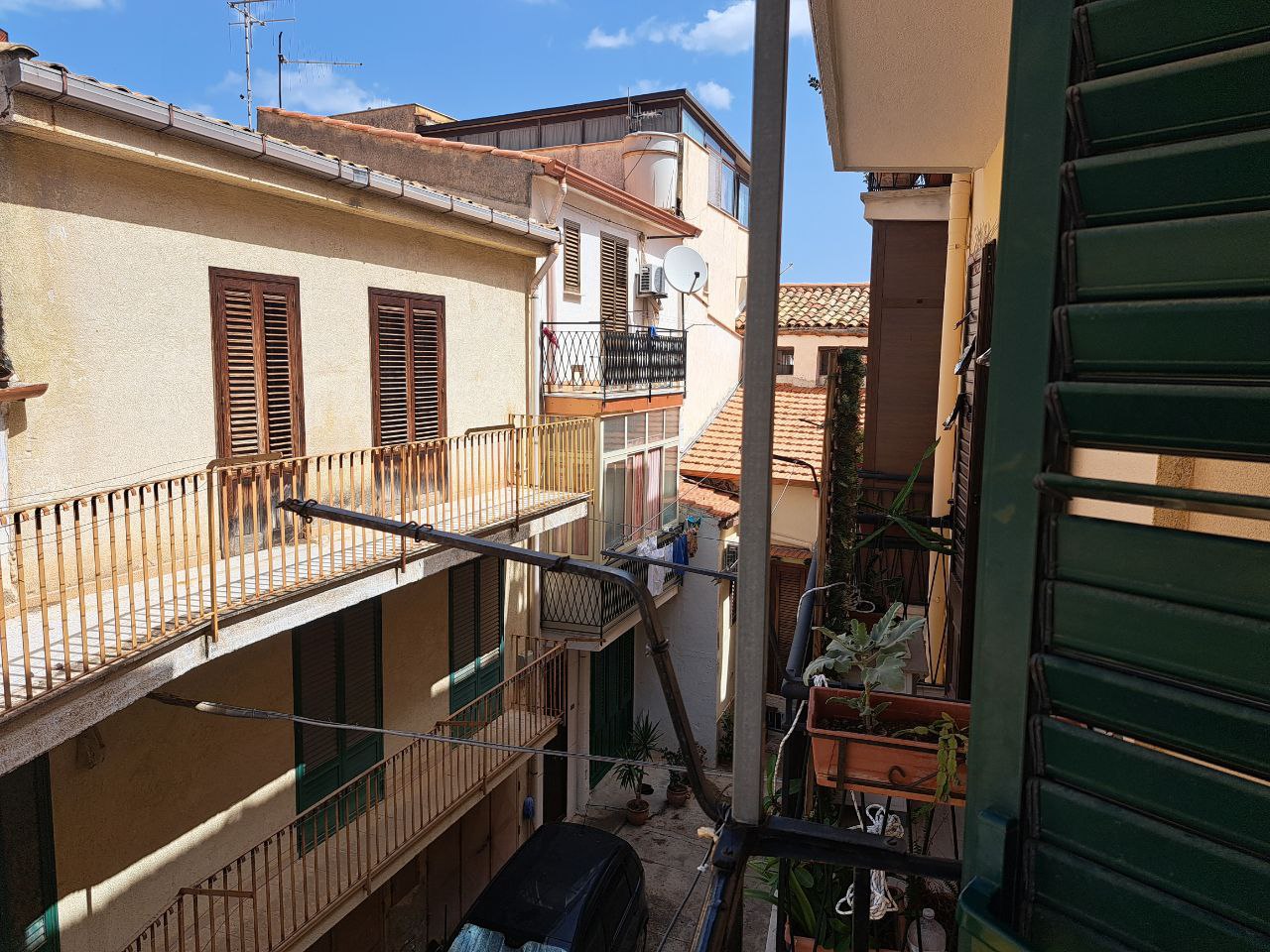 Chiasso Tripi, casa con cucina abitabile e 2 bagni