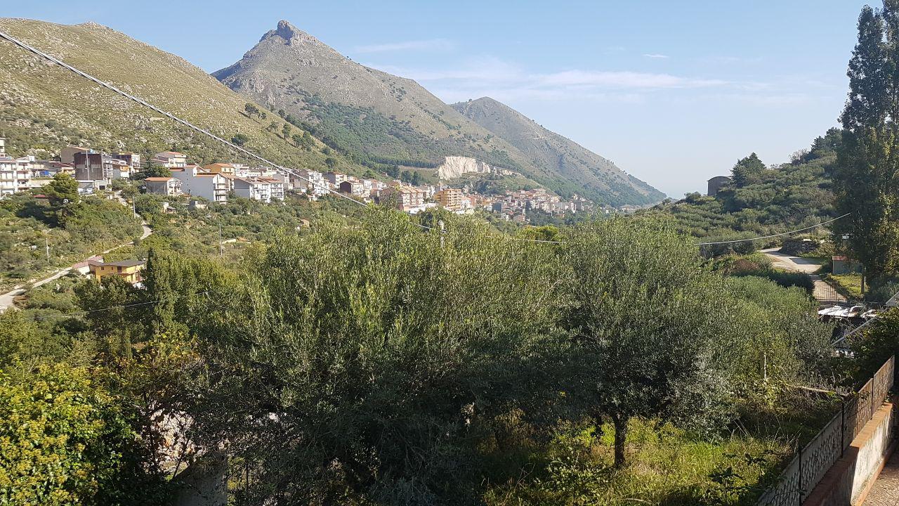 Via Passo d'Api, luminosa bifamiliare con terrazzo