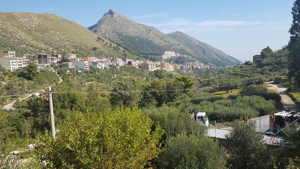 Via Passo d'Api, luminosa bifamiliare con terrazzo