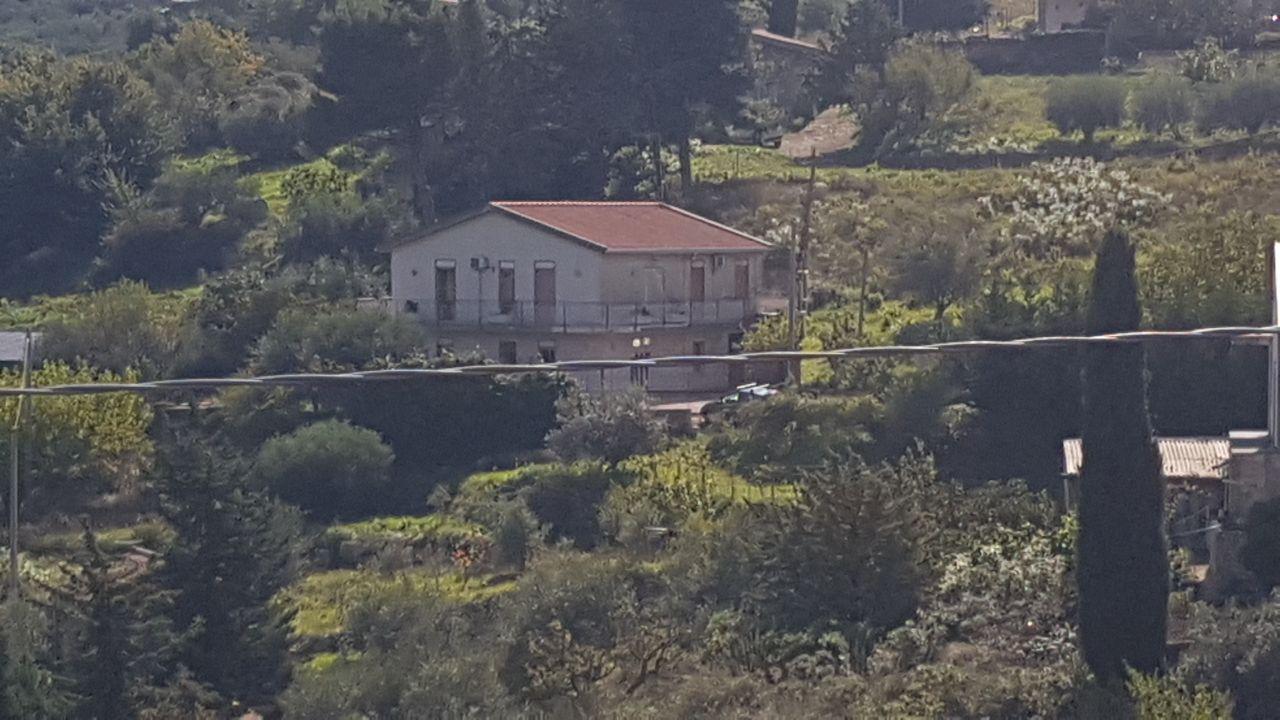 Via Passo d'Api, luminosa bifamiliare con terrazzo