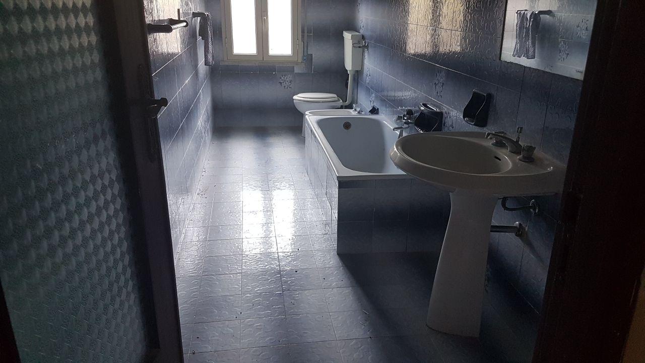 Via Passo d'Api, luminosa bifamiliare con terrazzo
