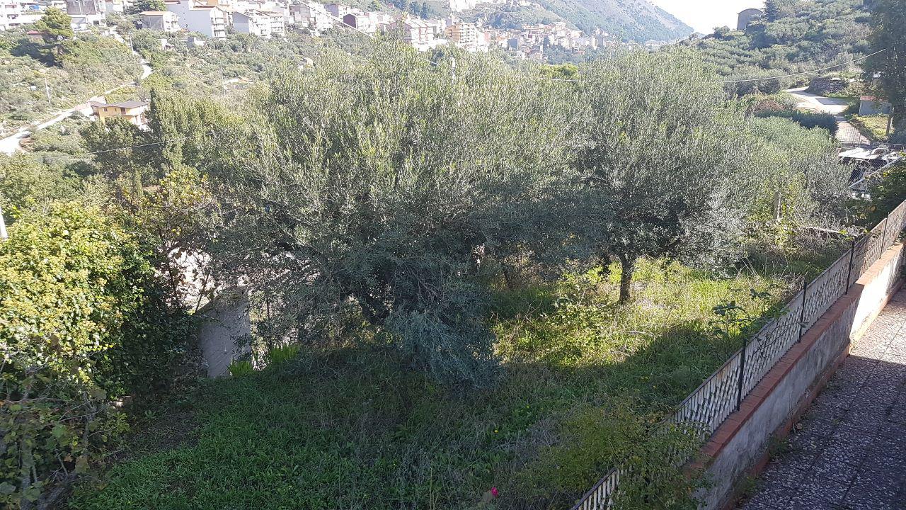 Via Passo d'Api, luminosa bifamiliare con terrazzo