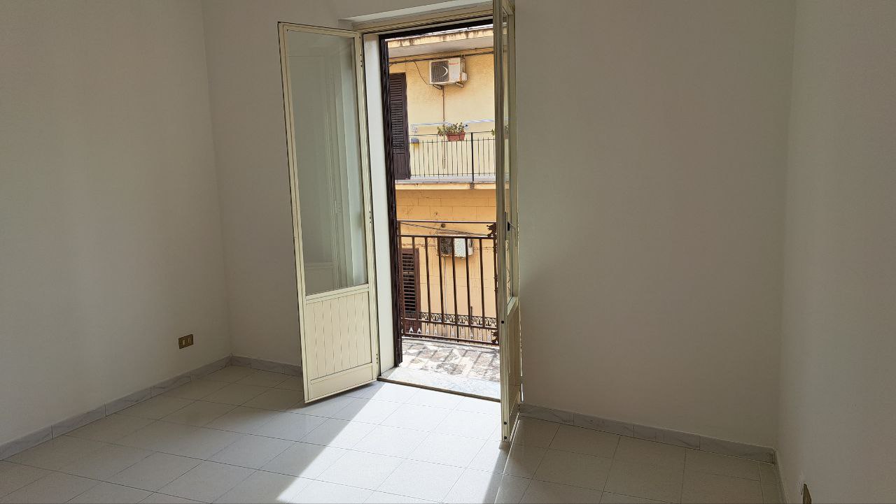 Chiasso Macaluso casetta indipendente con terrazzo