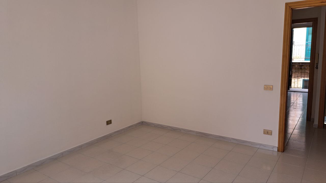 Chiasso Macaluso casetta indipendente con terrazzo