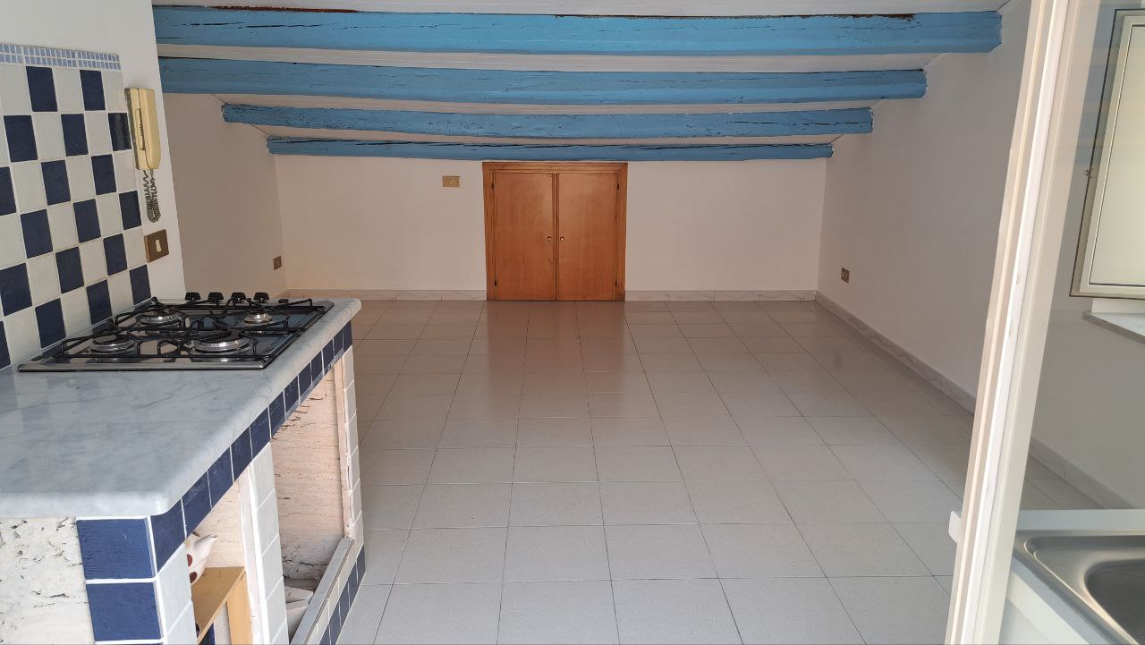 Chiasso Macaluso casetta indipendente con terrazzo