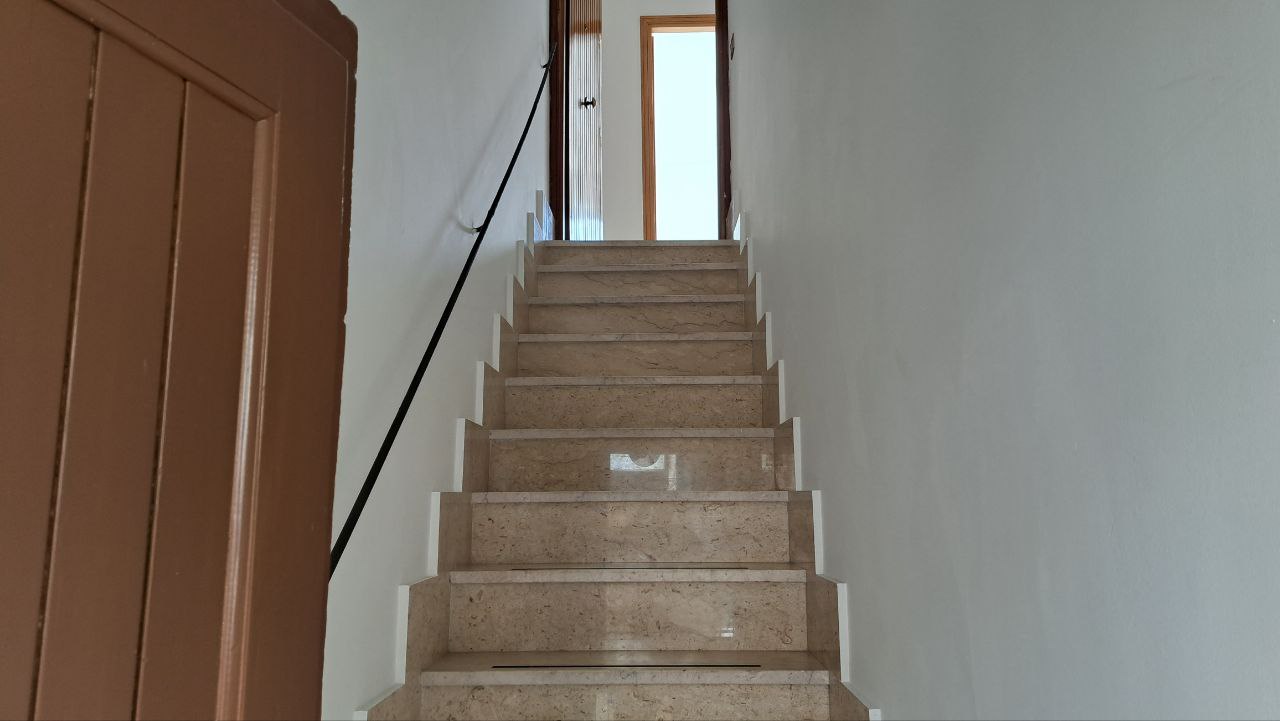 Chiasso Macaluso casetta indipendente con terrazzo