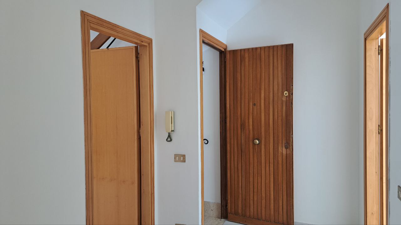 Chiasso Macaluso casetta indipendente con terrazzo