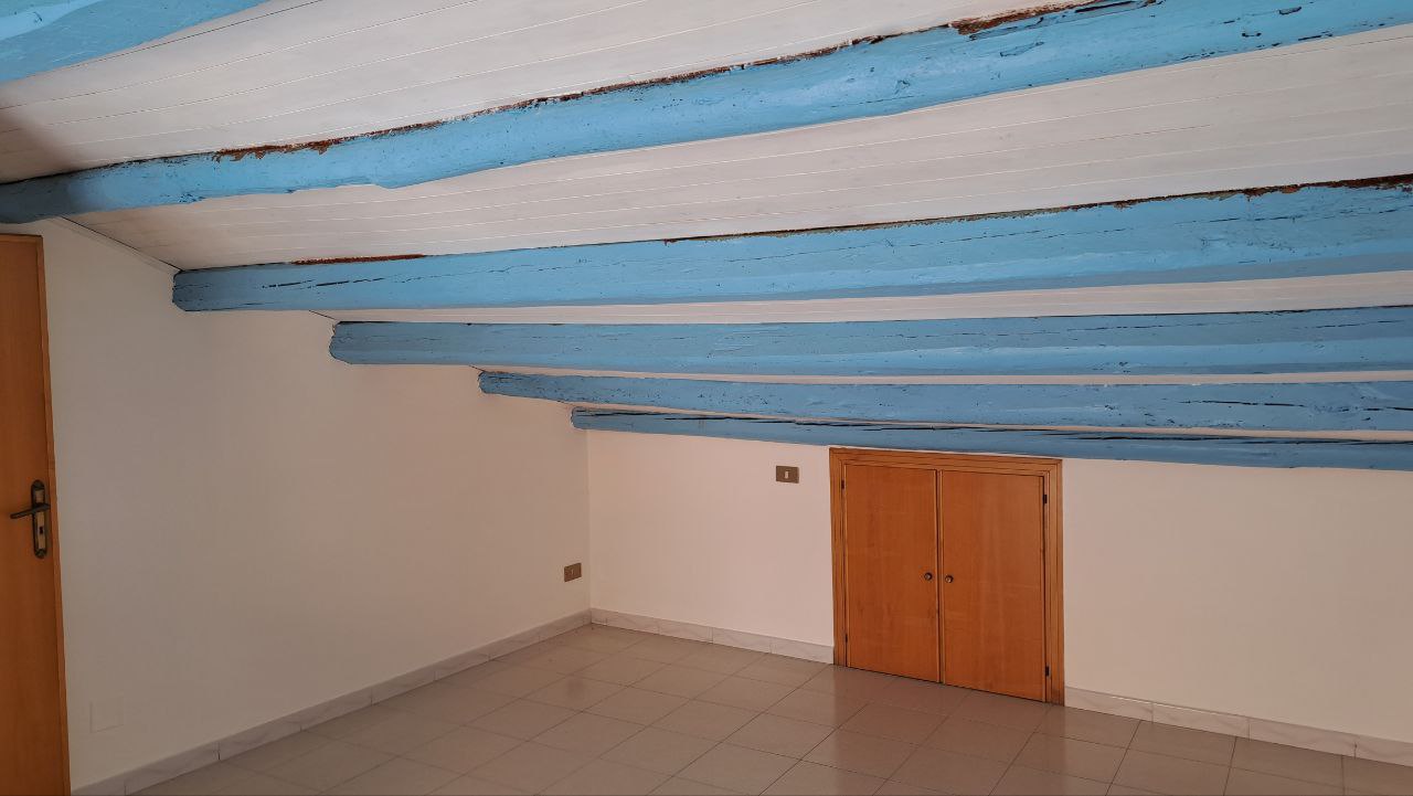 Chiasso Macaluso casetta indipendente con terrazzo