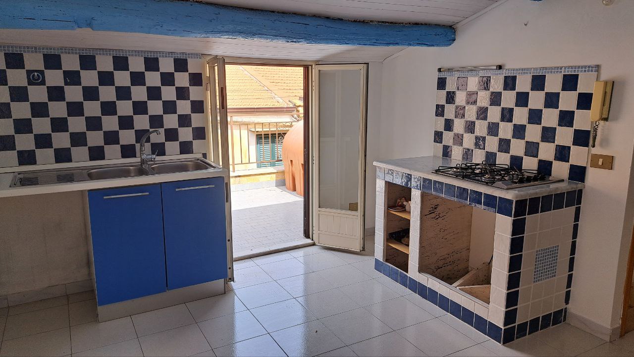 Chiasso Macaluso casetta indipendente con terrazzo