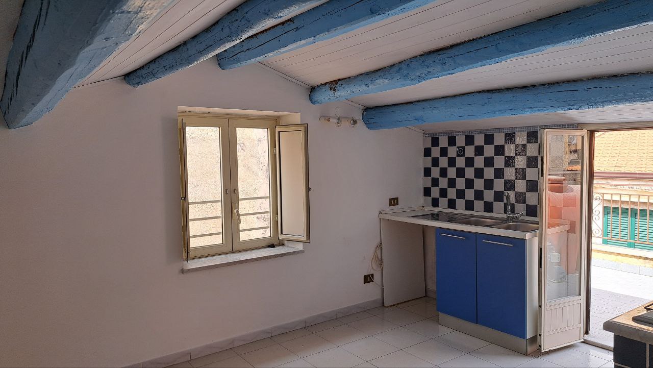 Chiasso Macaluso casetta indipendente con terrazzo