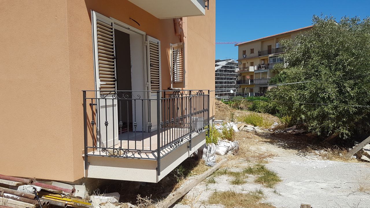Via PonteParco recente e luminosa porzione di casa