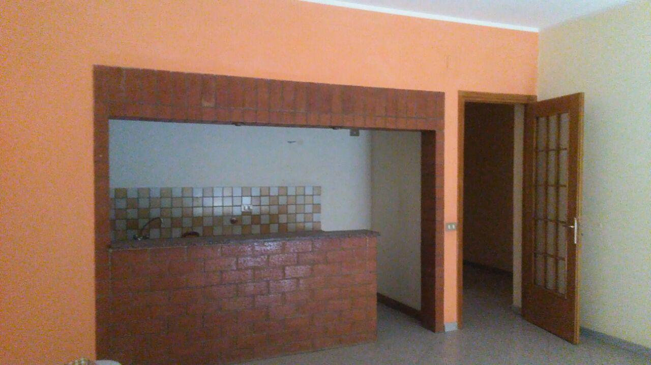 Via Venero, 3 vani con vasca-doccia e ripostiglio