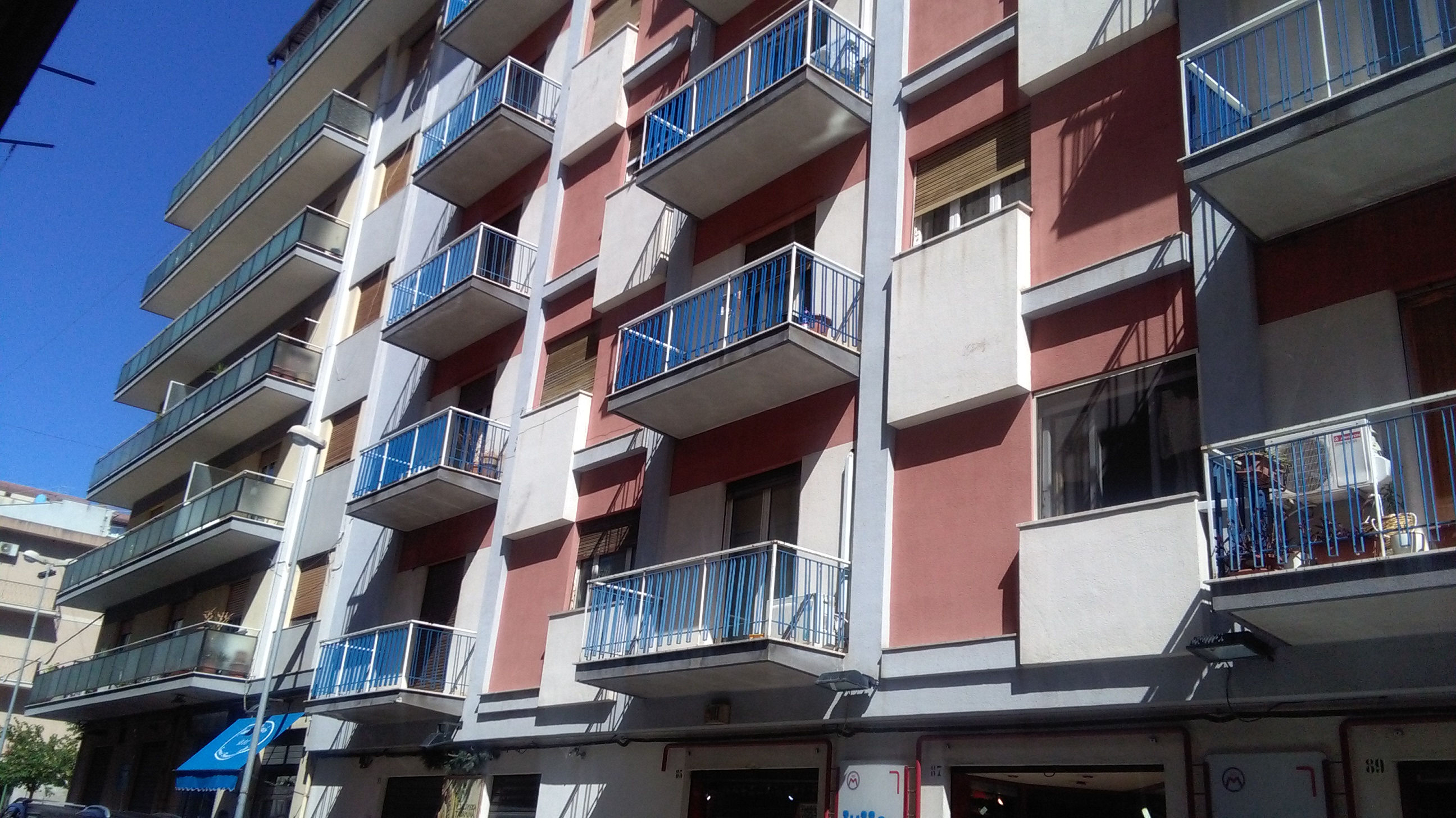Via Venero, 3 vani con vasca-doccia e ripostiglio