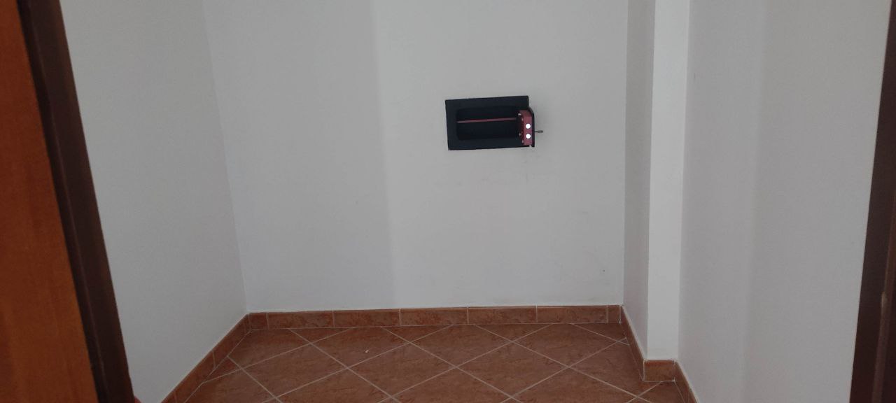 Via Provinciale, ampio 3 vani con grande balconata