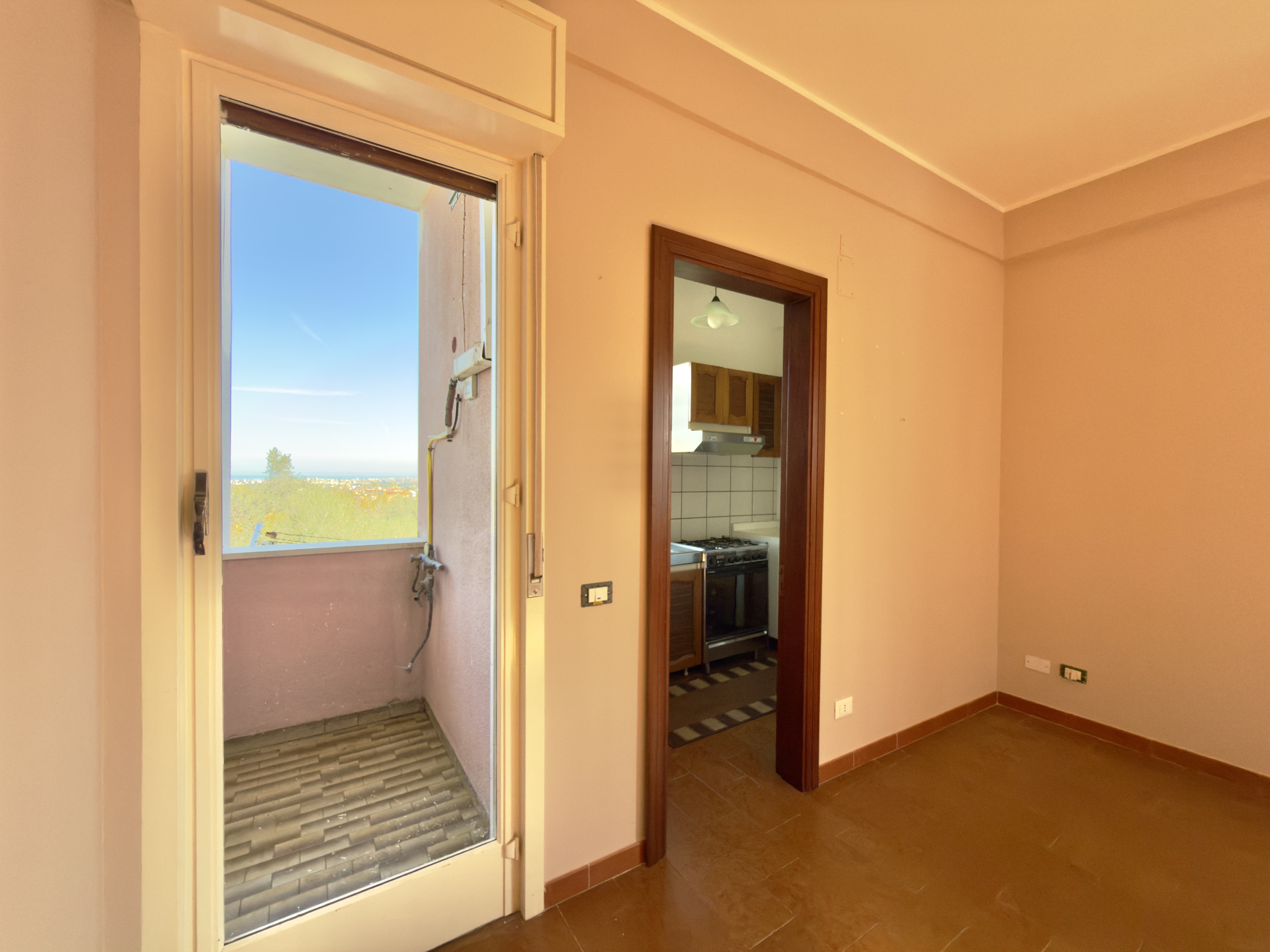 Via Santa Liberata, 4 locali in villa con giardino