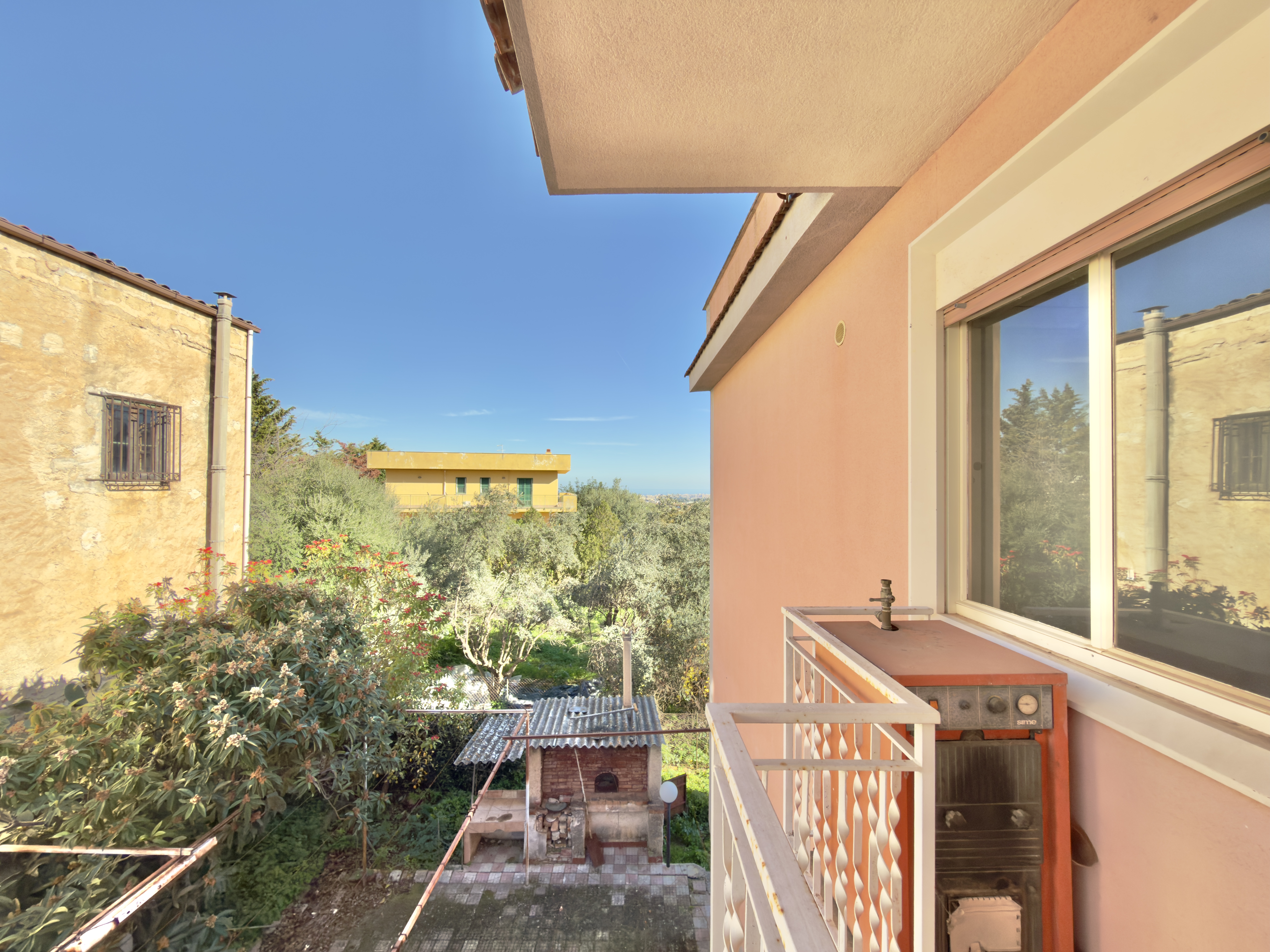 Via Santa Liberata, 4 locali in villa con giardino