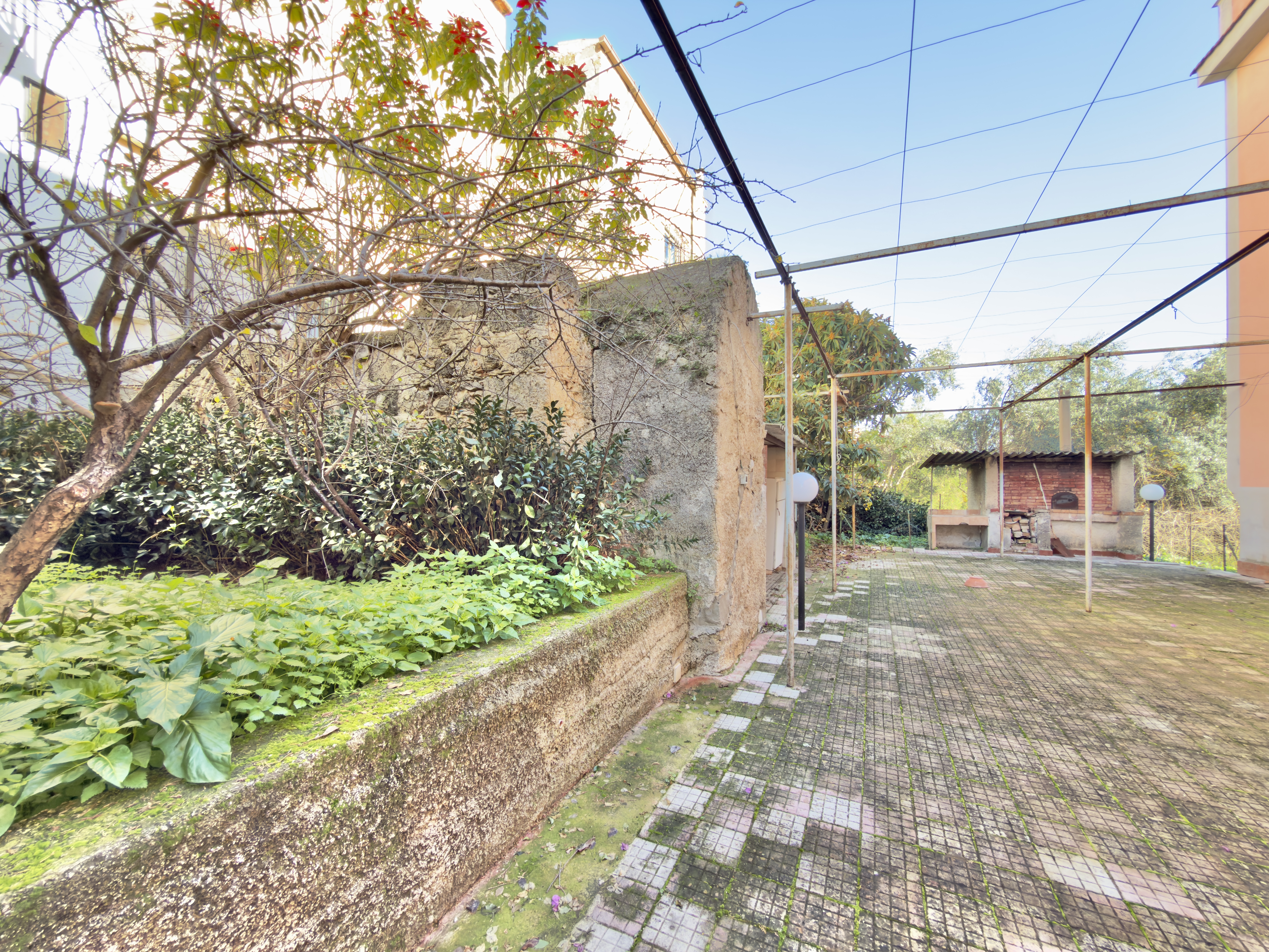 Via Santa Liberata, 4 locali in villa con giardino