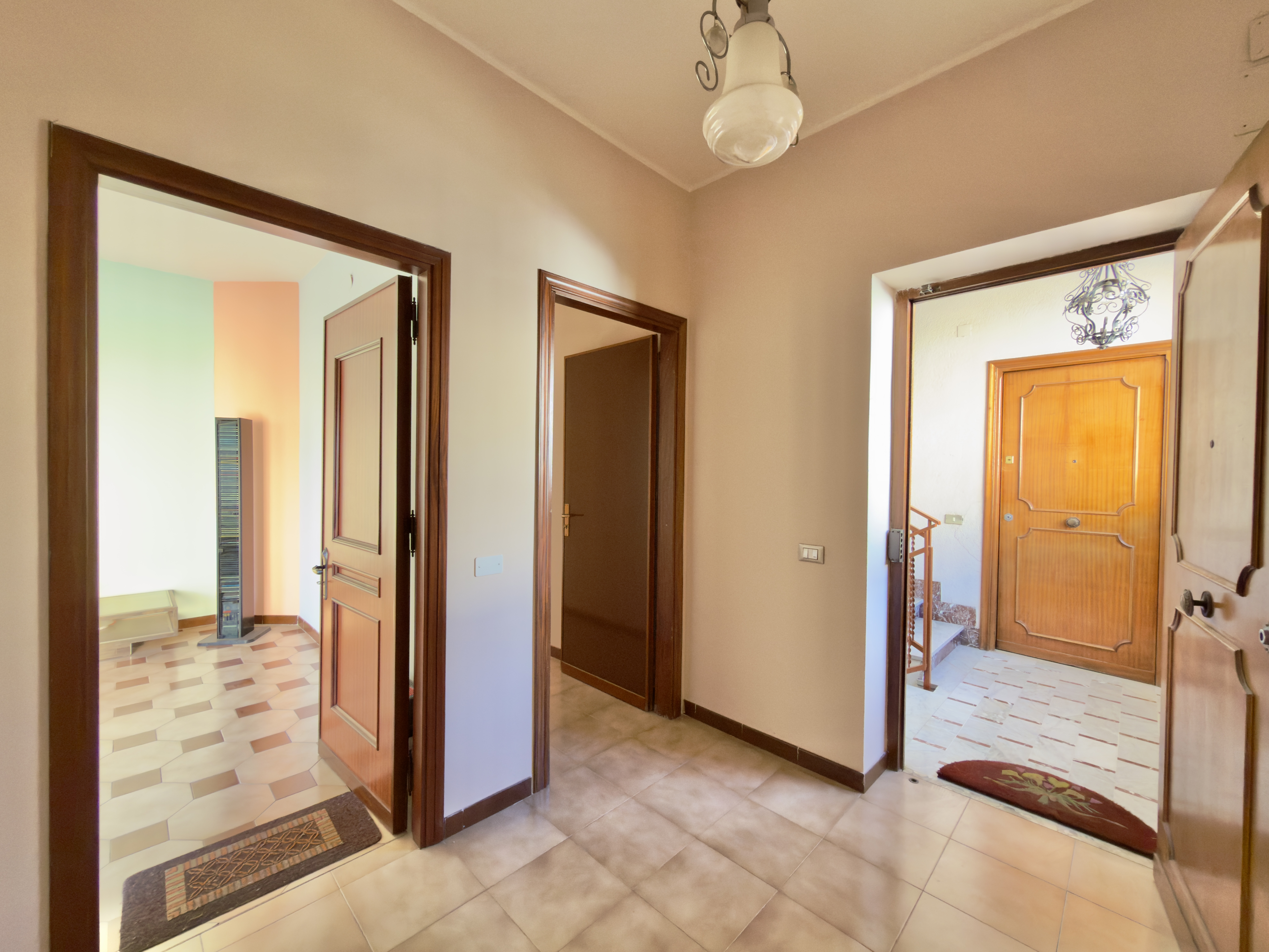 Via Santa Liberata, 4 locali in villa con giardino