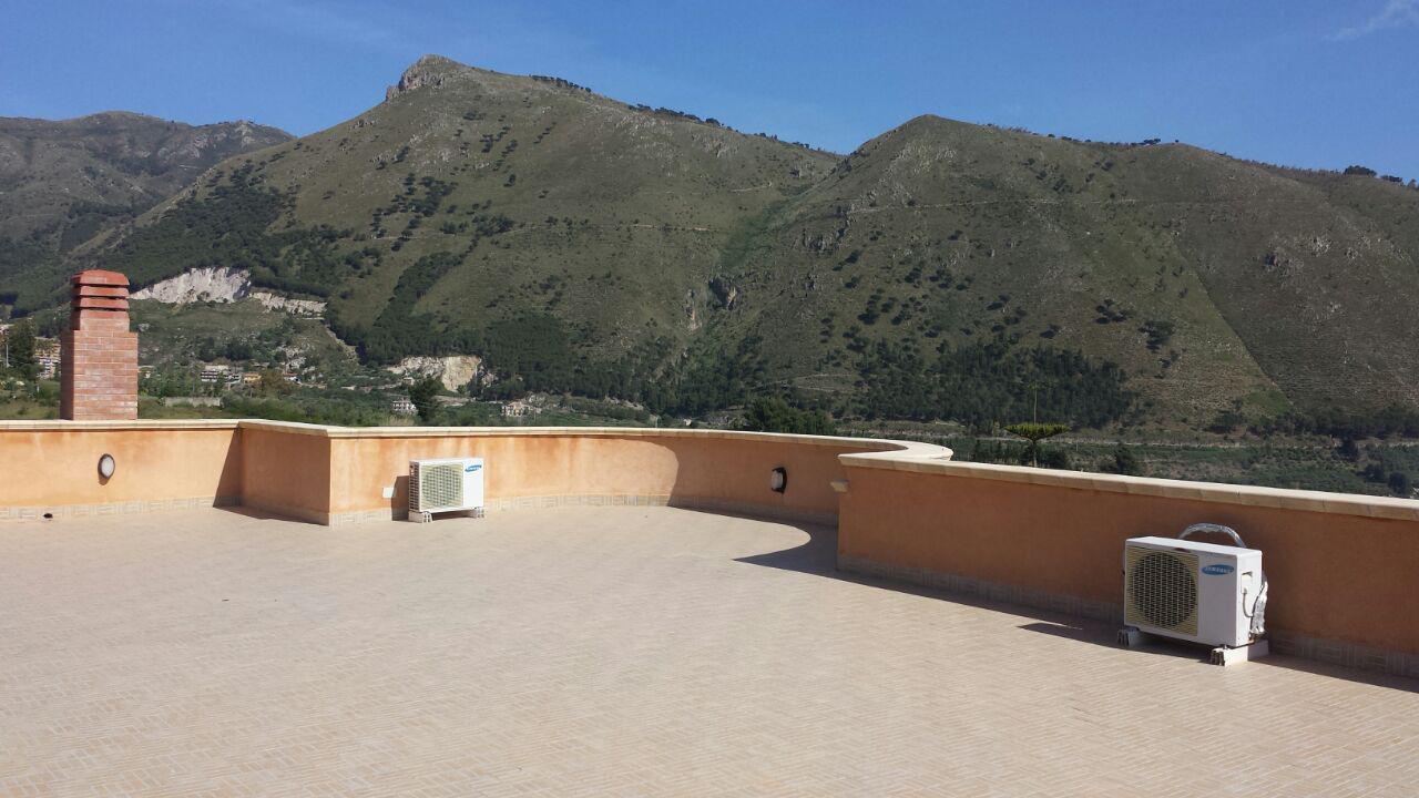 Via Cozzo Ingrassia grande villa con salonetriplo