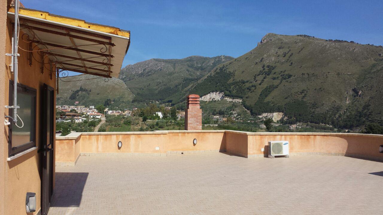 Via Cozzo Ingrassia grande villa con salonetriplo
