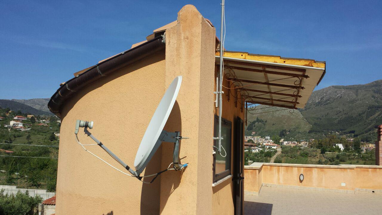 Via Cozzo Ingrassia grande villa con salonetriplo