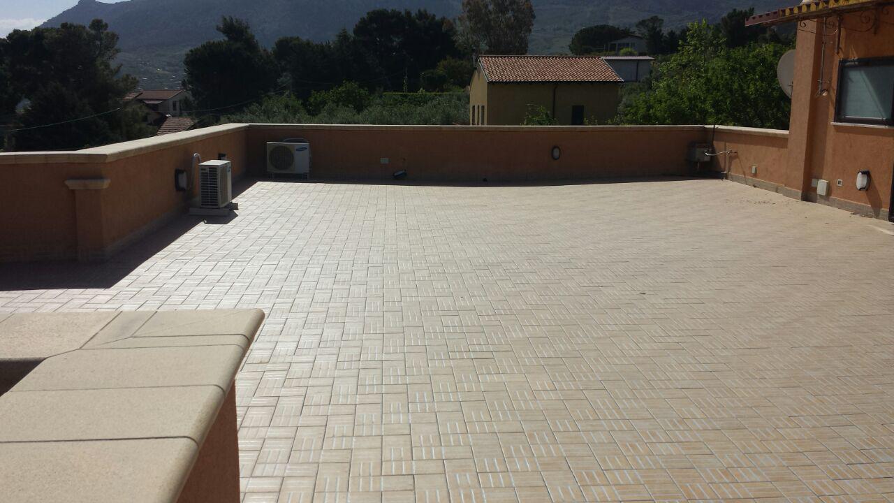 Via Cozzo Ingrassia grande villa con salonetriplo