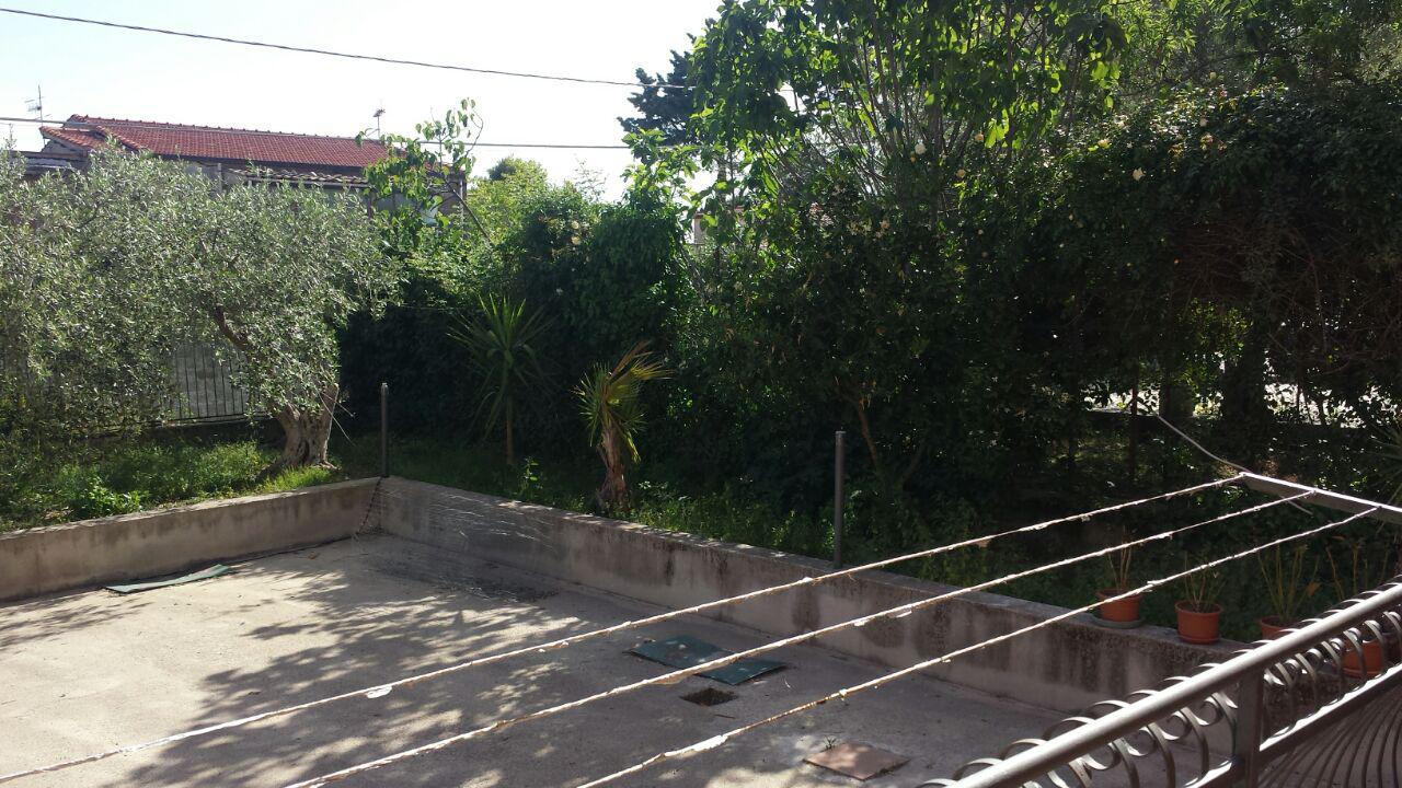 Via Cozzo Ingrassia grande villa con salonetriplo