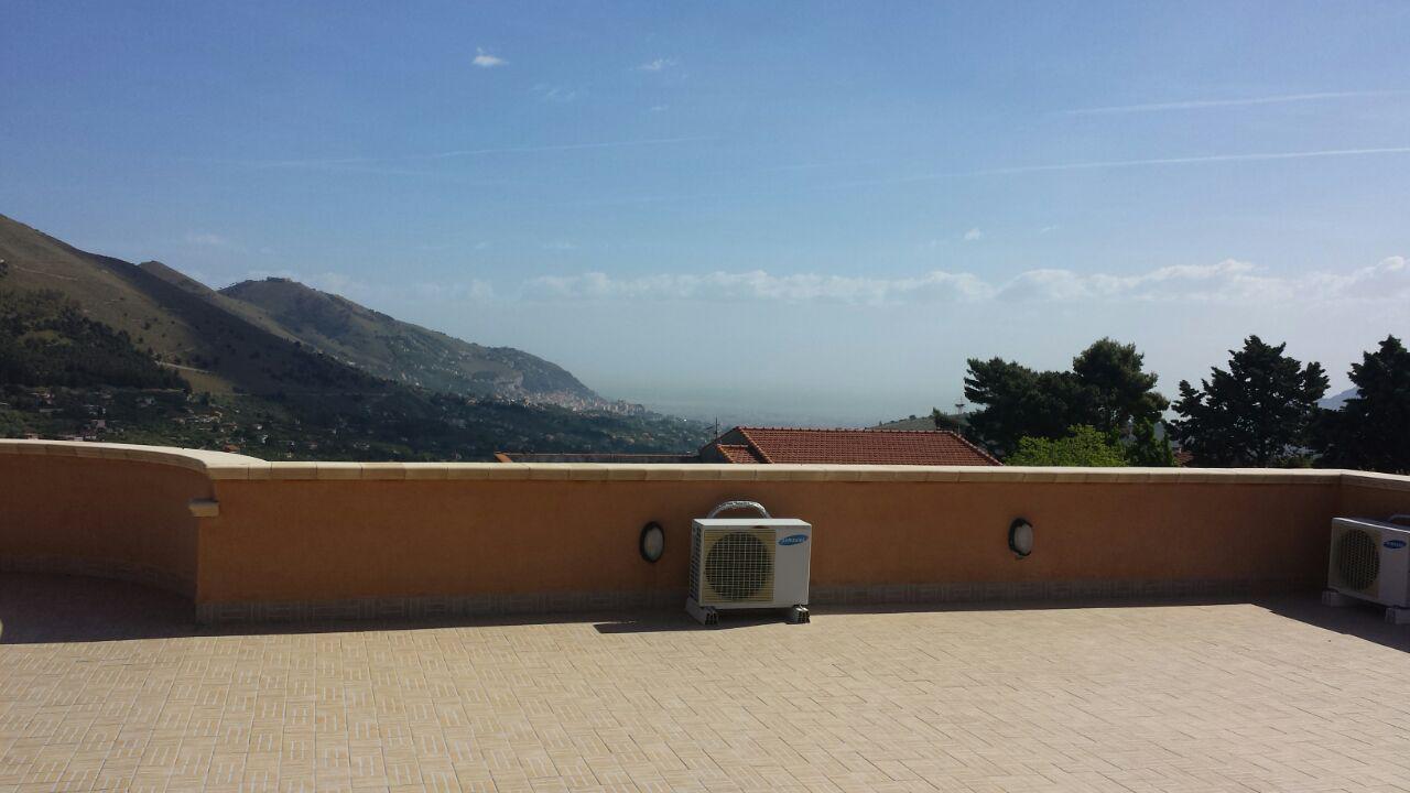 Via Cozzo Ingrassia grande villa con salonetriplo
